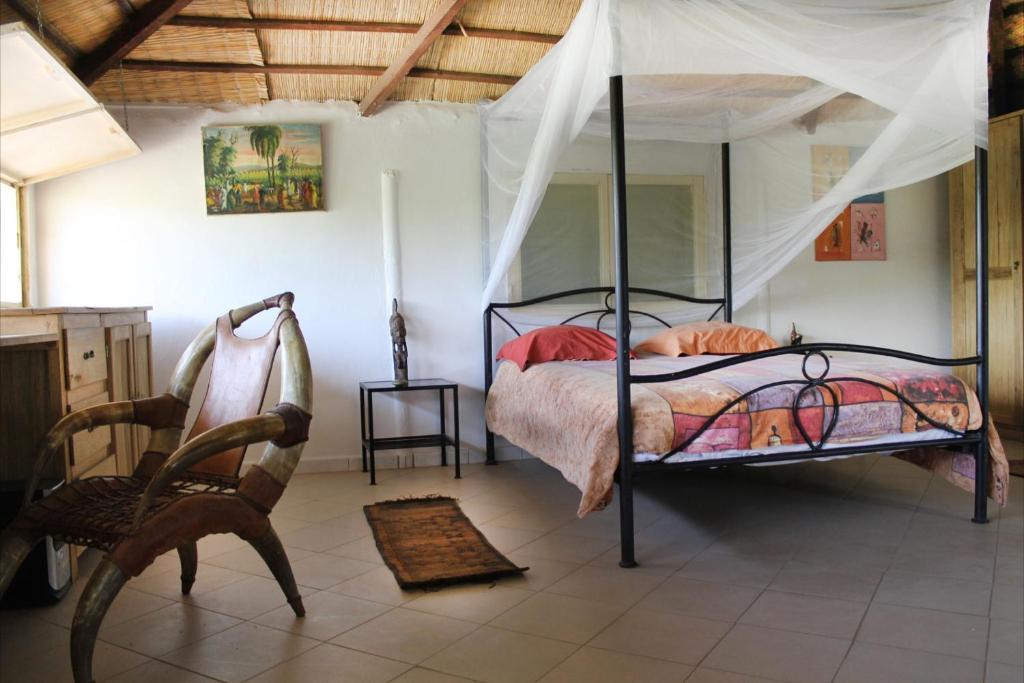 Lampsar Lodge Ndiongo Bilik gambar
